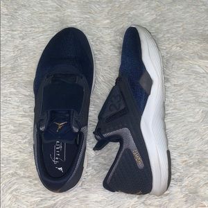 Men’s Jordan’s tennis shoes